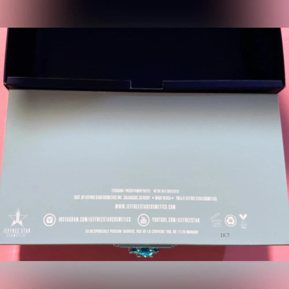 JEFFREE STAR Cosmetics BLUE BLOOD Eyeshadow Palette Makeup NEW IN BOX CASE